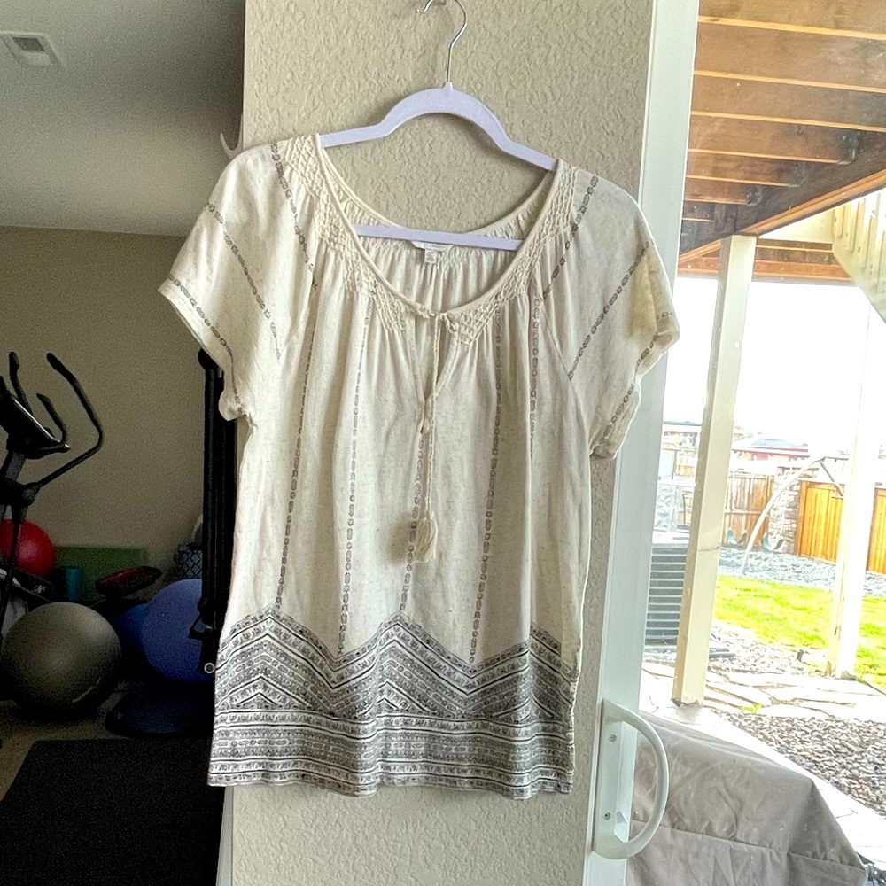 Lucky Brand beige round neck ties in front short sleeve T-Shirt. Size SP